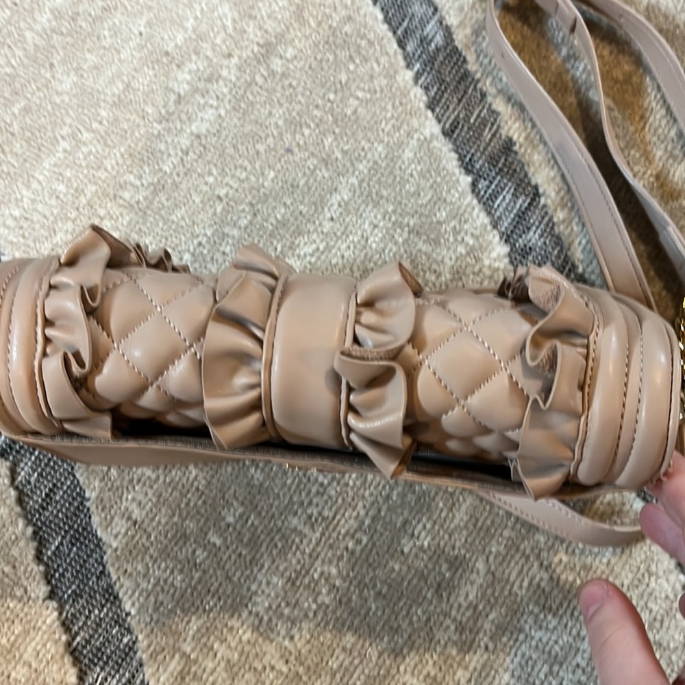 Guess Ruffle Crossbody - Picture 9 of 13
